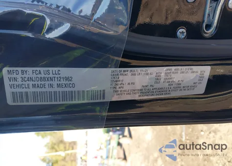 2022 Jeep Compass Latitude 4X4 from USA, damaged, VIN 3C4NJDBBXNT121962